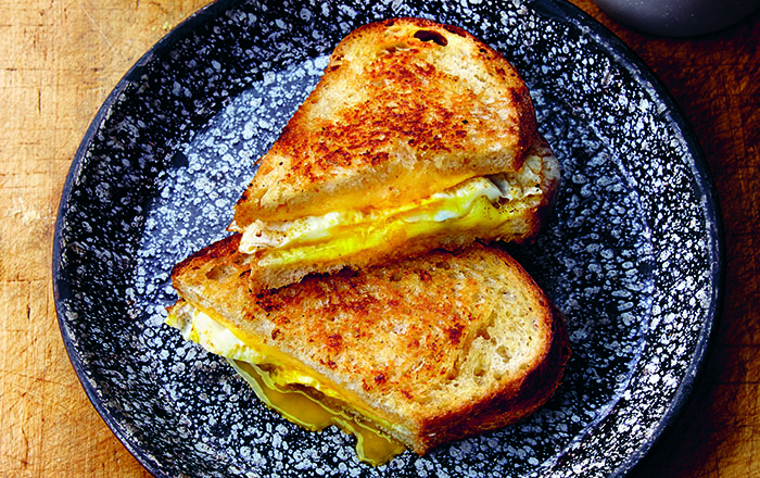 https://foodschmooze.org/wp-content/uploads/2016/03/Grilled-Cheese-Kitchen_Breakfast-Grilled-Cheese_slider.jpg