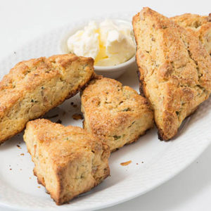 saveur_honeycomb-einkorn-scones-with-hazelnuts-and-rosemary_matt-taylor-gross_recipe